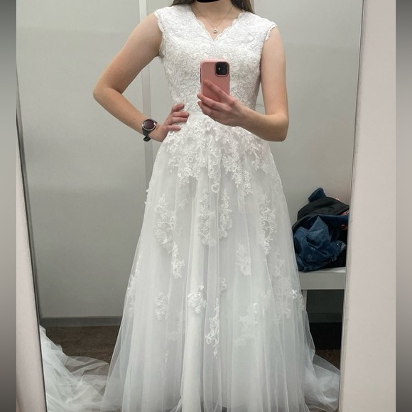 NWT JJ’s House Wedding Dress - Picture 5 of 5